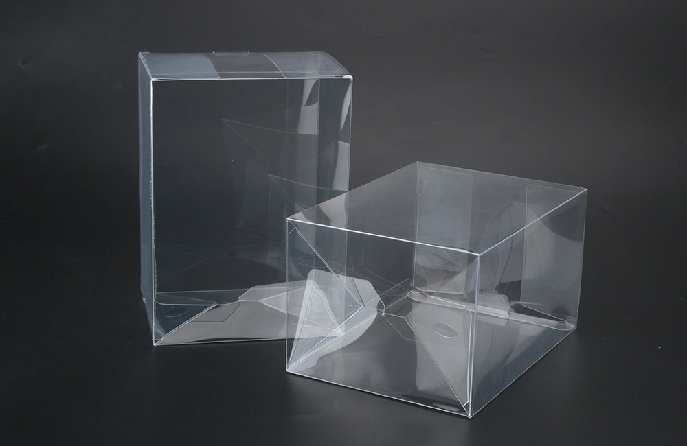 Transparent packaging box